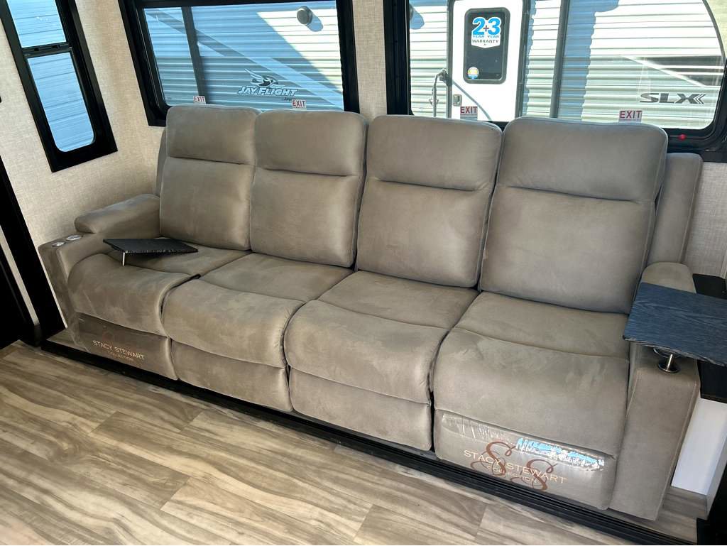 2025 JAYCO SEISMIC 4113 - Image 10