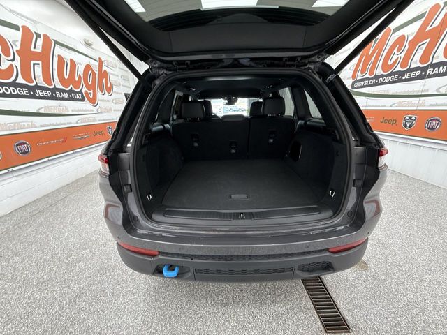 2024 Jeep Grand-Cherokee-L Laredo Altitude 4x4 - Image 23