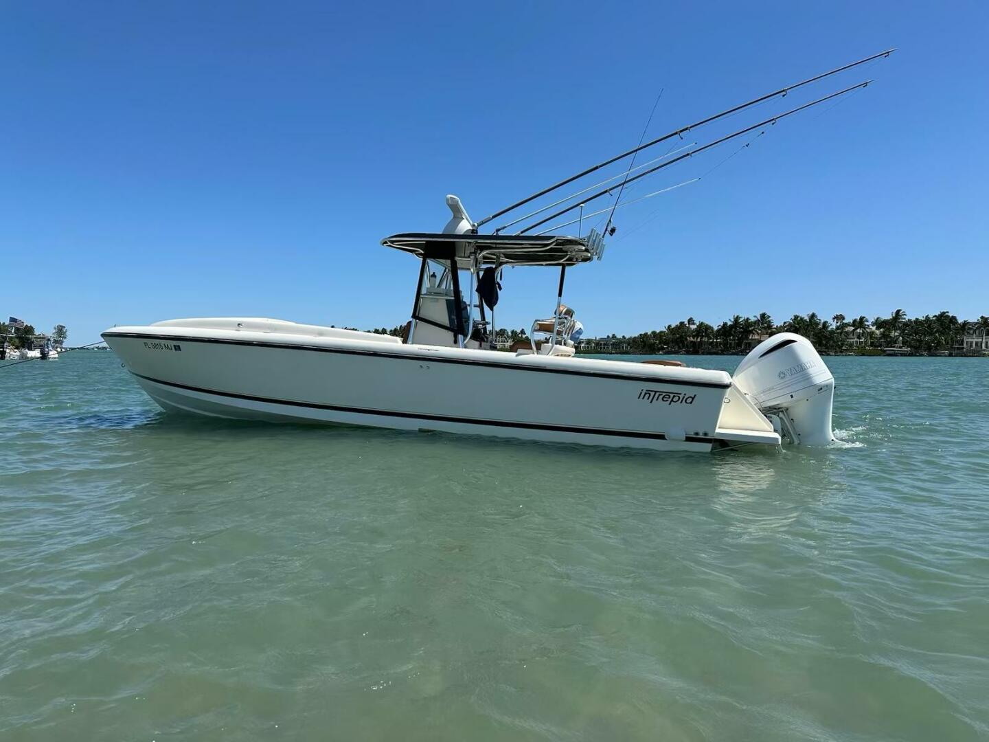2004 Intrepid 32 CUDDY - Image 6