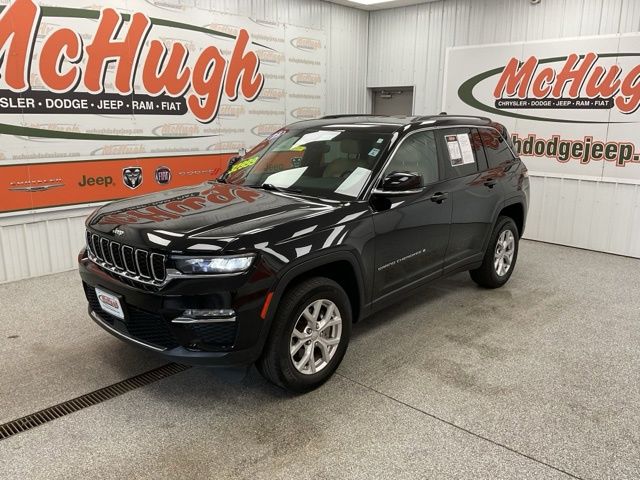 2023 Jeep Grand-Cherokee-L Laredo Altitude 4x4 - Image 1