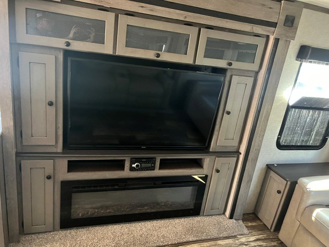 2020 Keystone Outback 330RL - Image 10