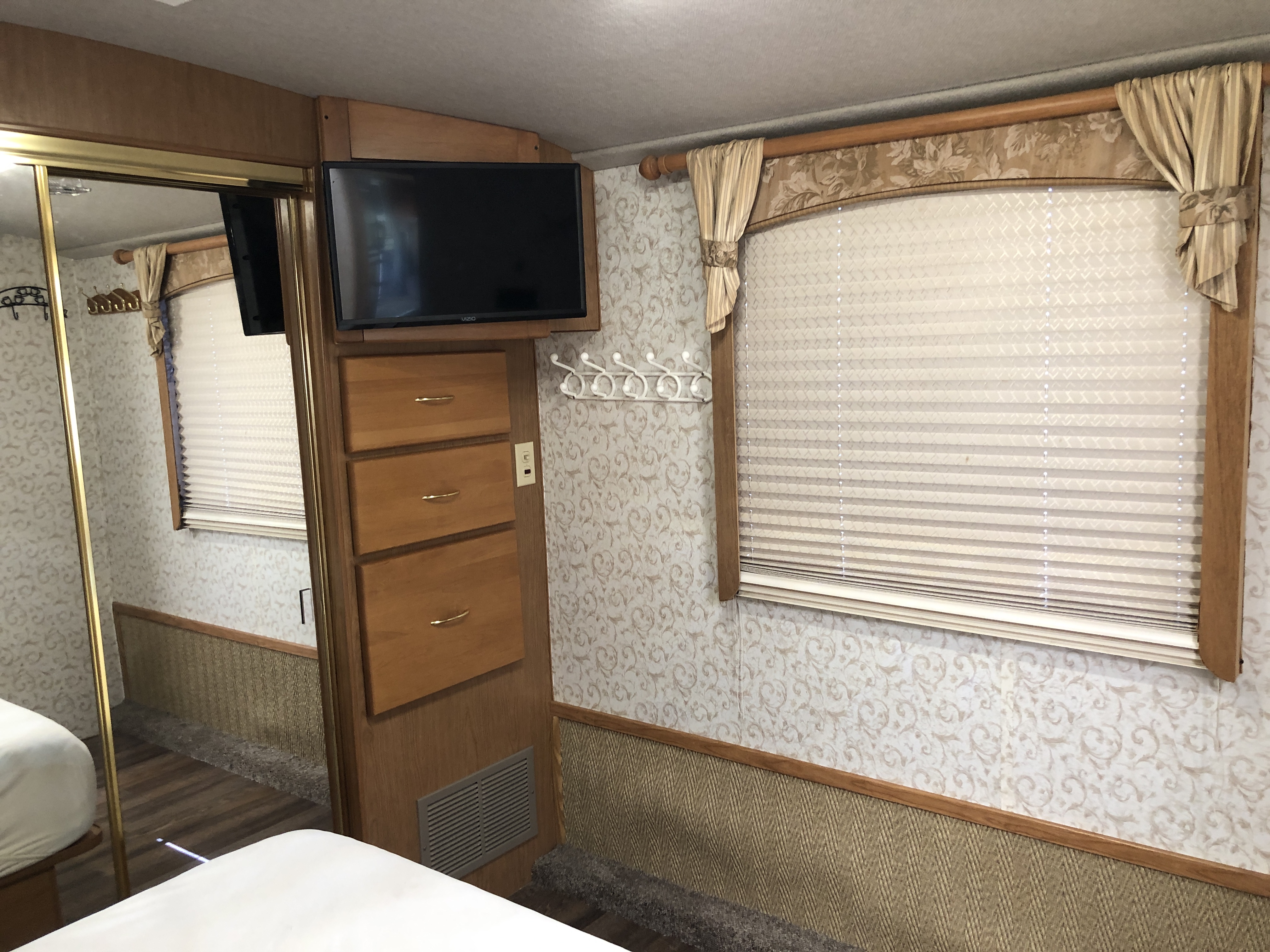 1999 FLEETWOOD SOUTHWIND 34N - Image 24