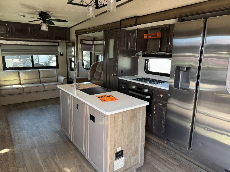 2020 Forest River Cardinal Luxury 345RLX - Image 5