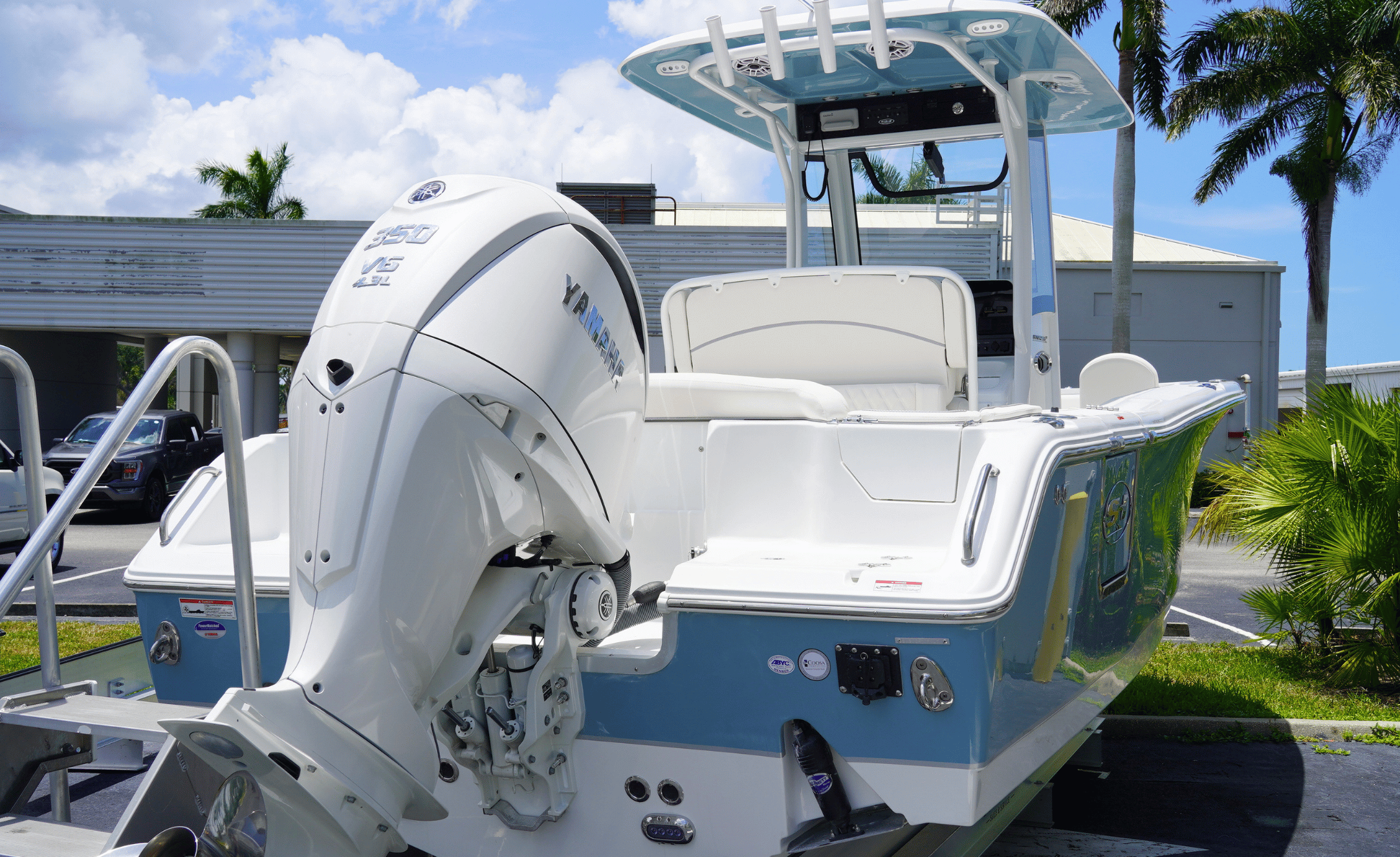 2027 SEA HUNT ULTRA 255SE - Image 3