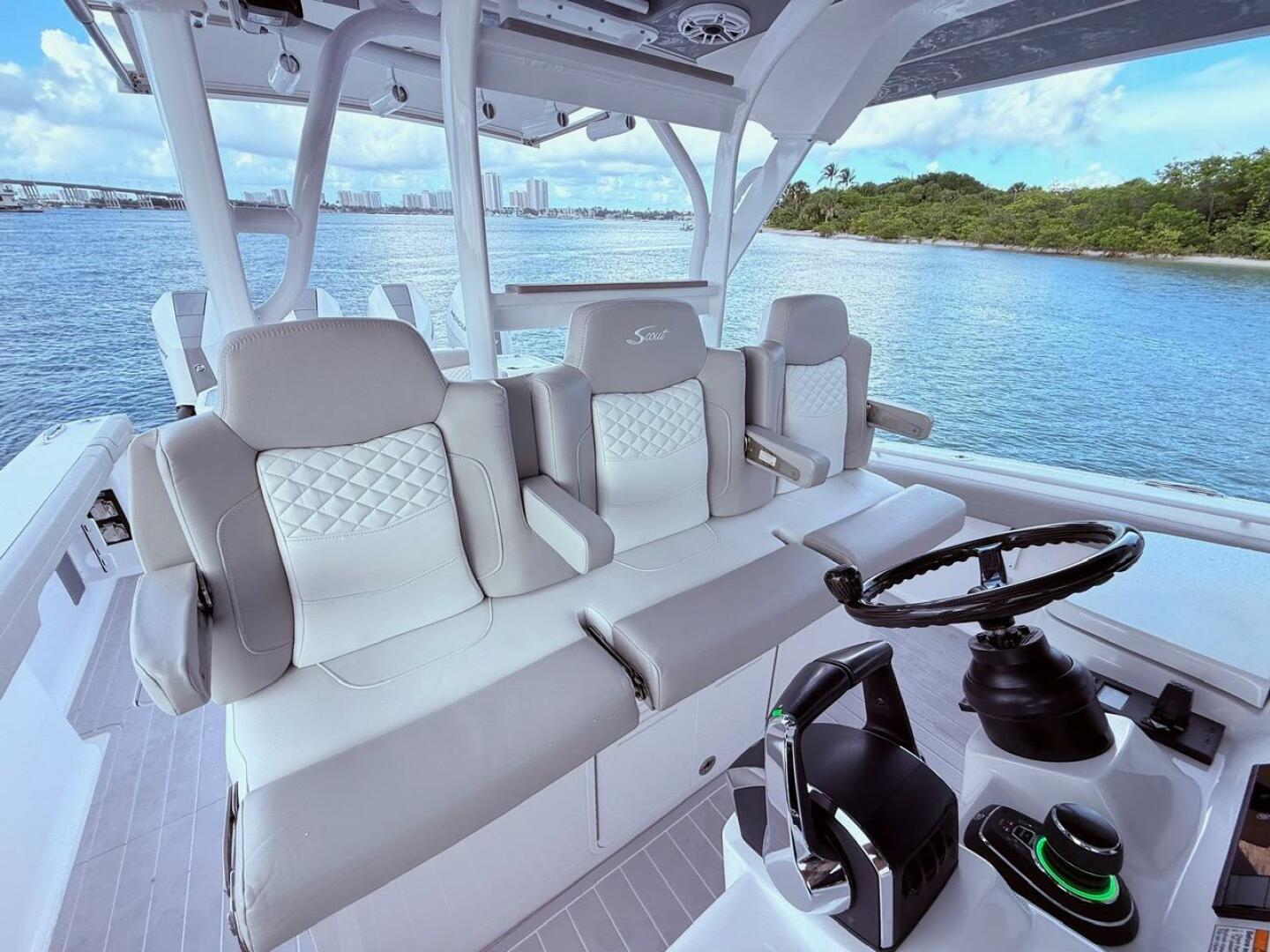 2006 Carver 43 Motor Yacht - Image 127