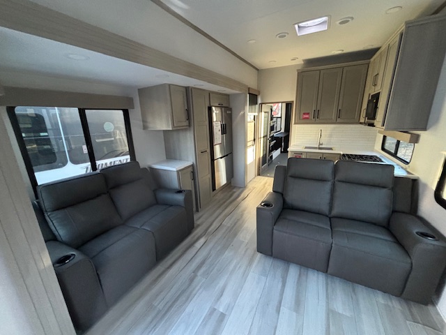 2026 Grand Design Momentum G-Class 415G - Image 17