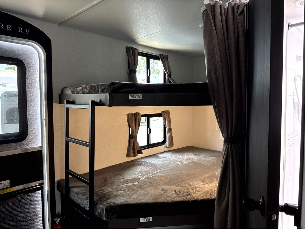 2027 VENTURE RV SIENNA 271VBH - Image 6