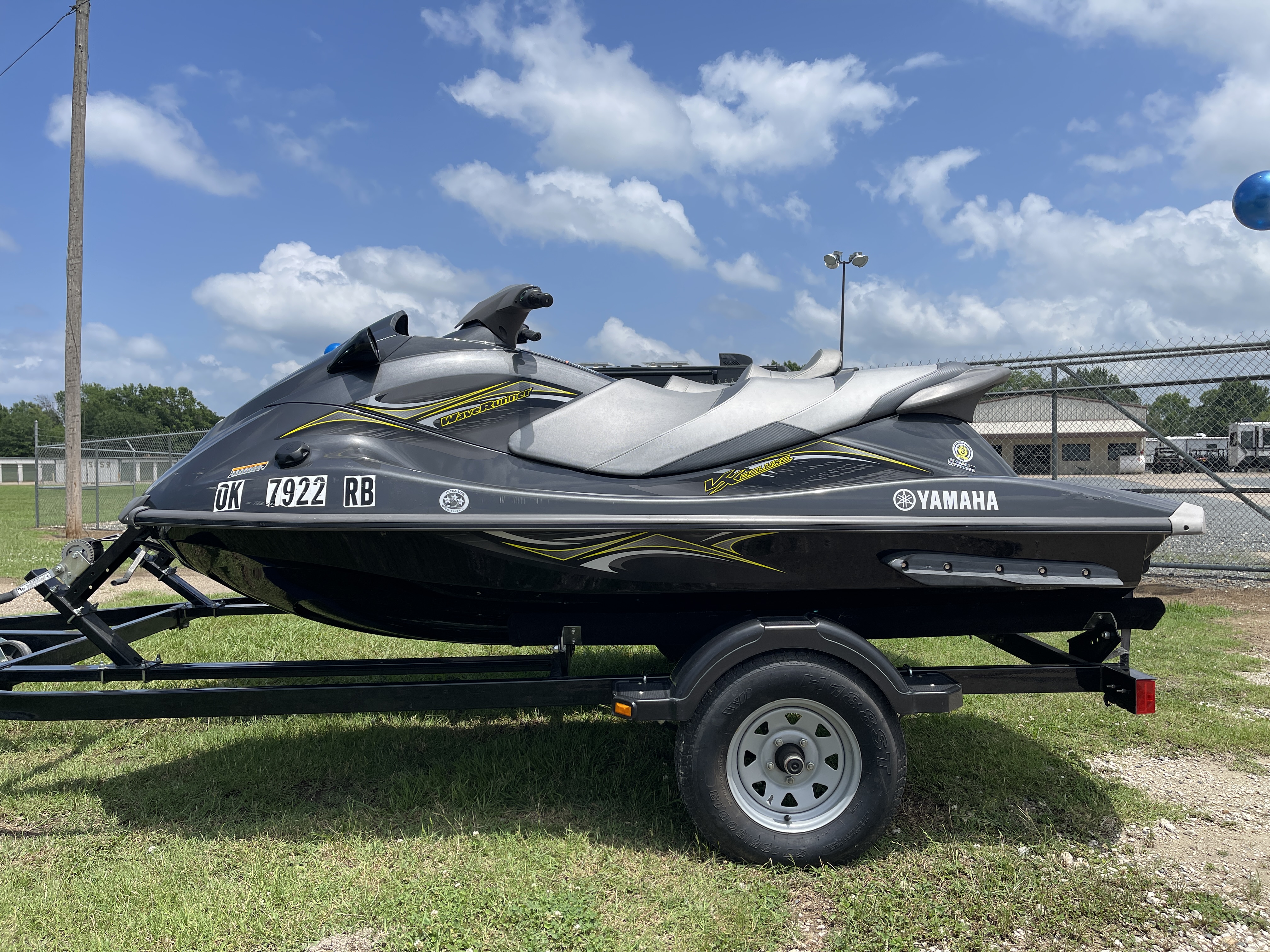 2013 YAMAHA WaveRunner FX Cruiser SHO 49681 - Image 2