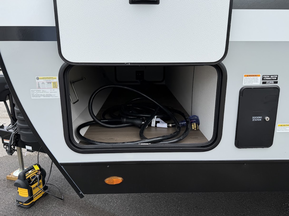 2027 VENTURE RV STRATUS 261VRB - Image 3