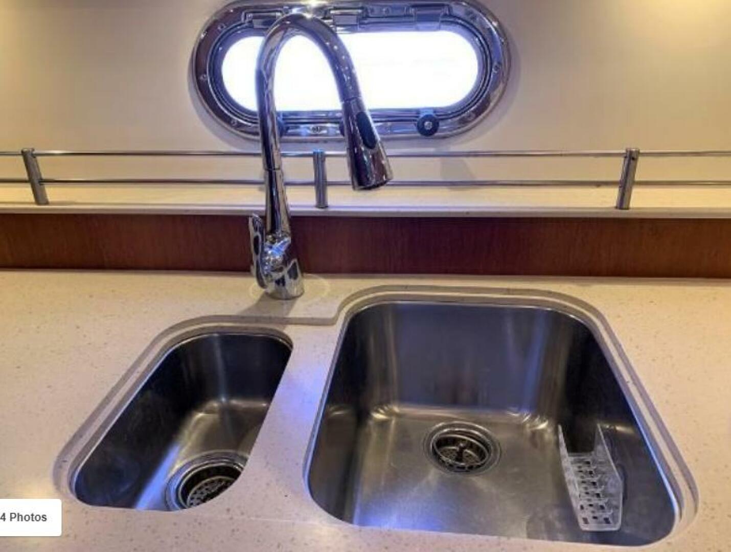 2009 Tiara Yachts Sovran 4300 Base - Image 18