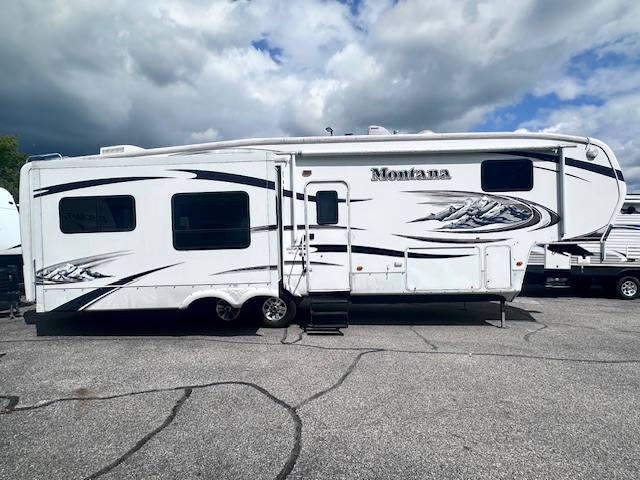 2010 Keystone Montana Hickory 3465sa