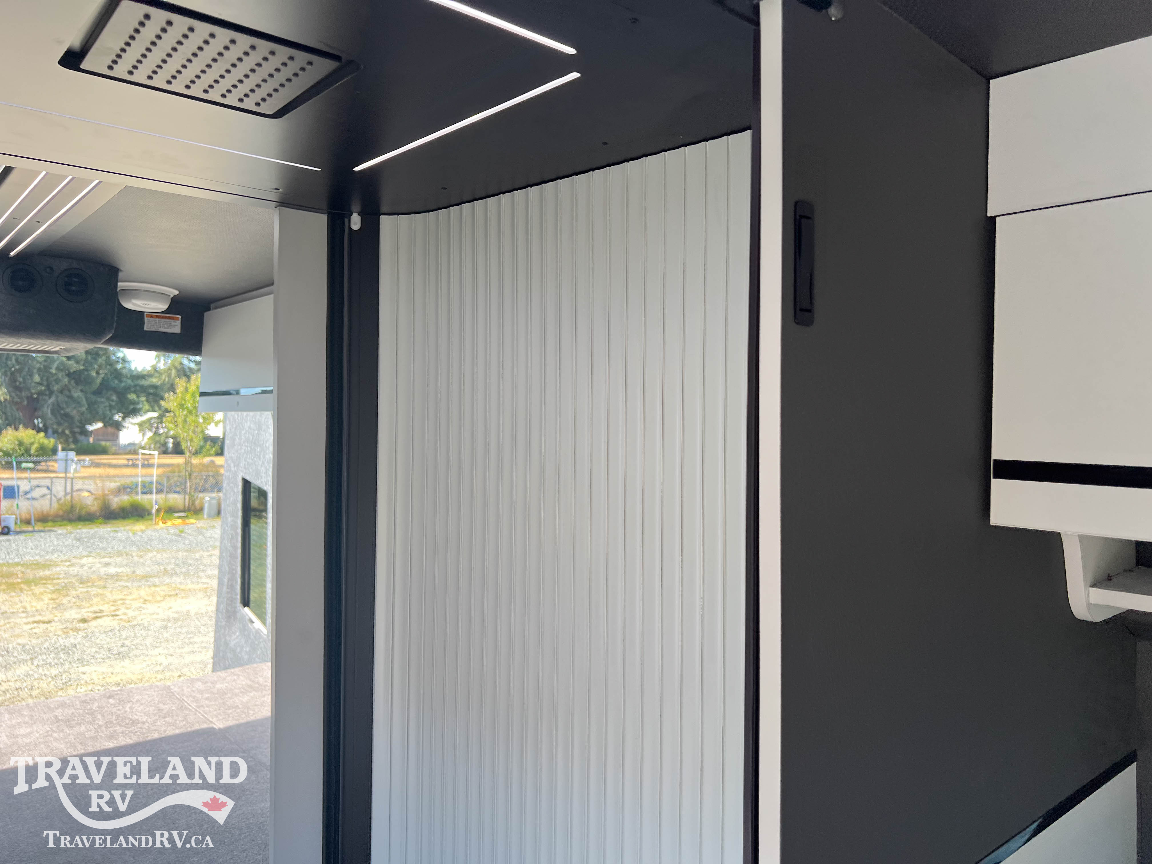 2027 Grand Design Lineage Series VT LVT1 - Image 29