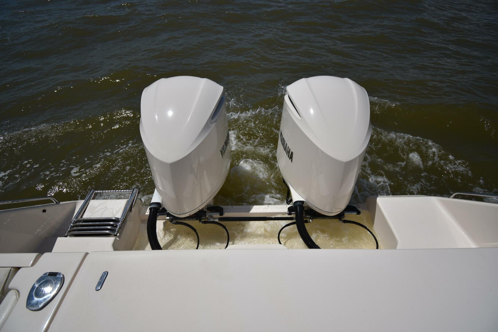 2016 Grady-White 330 Express - Image 29