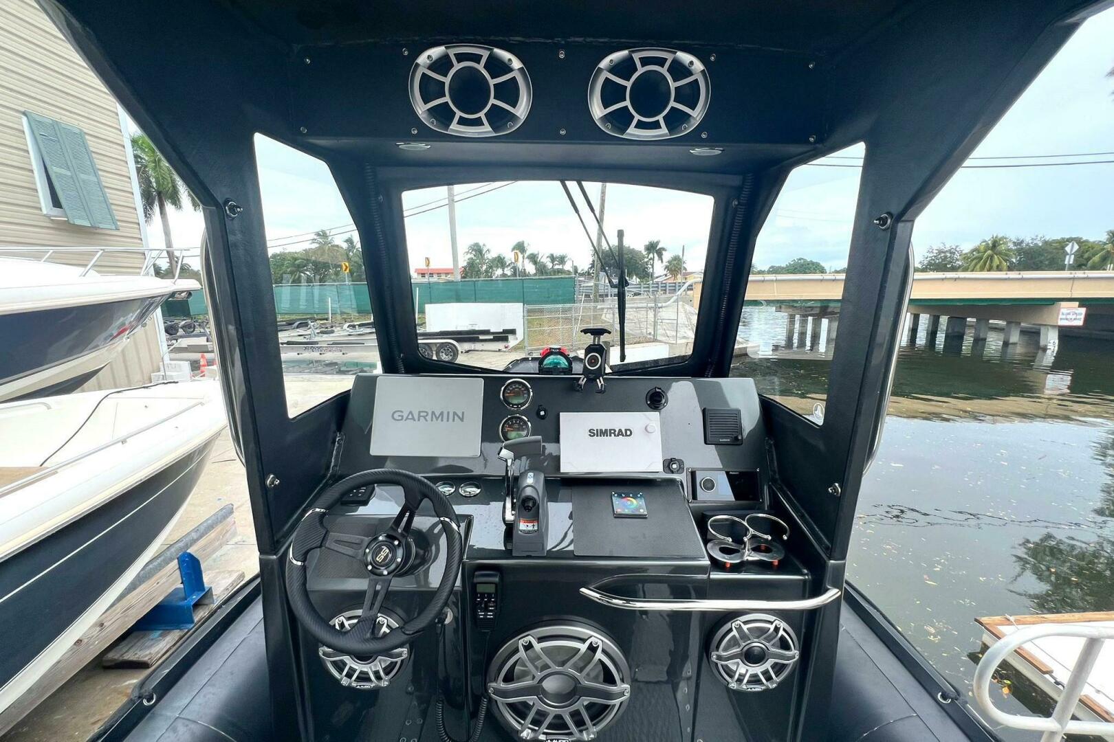 2014 Zodiac Milpro Hurricane Custom - Image 9