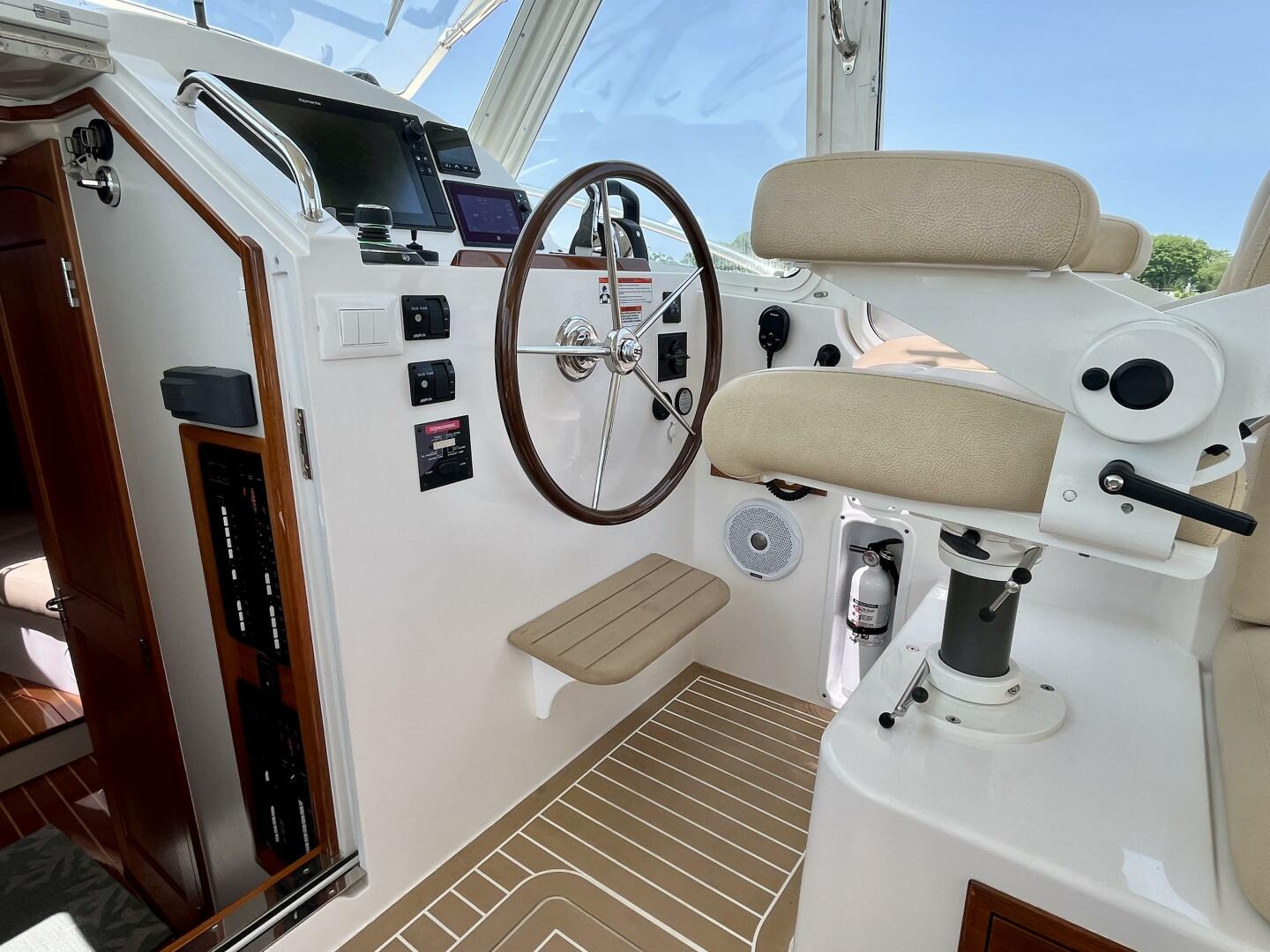 2019 MJM 35z - Image 28
