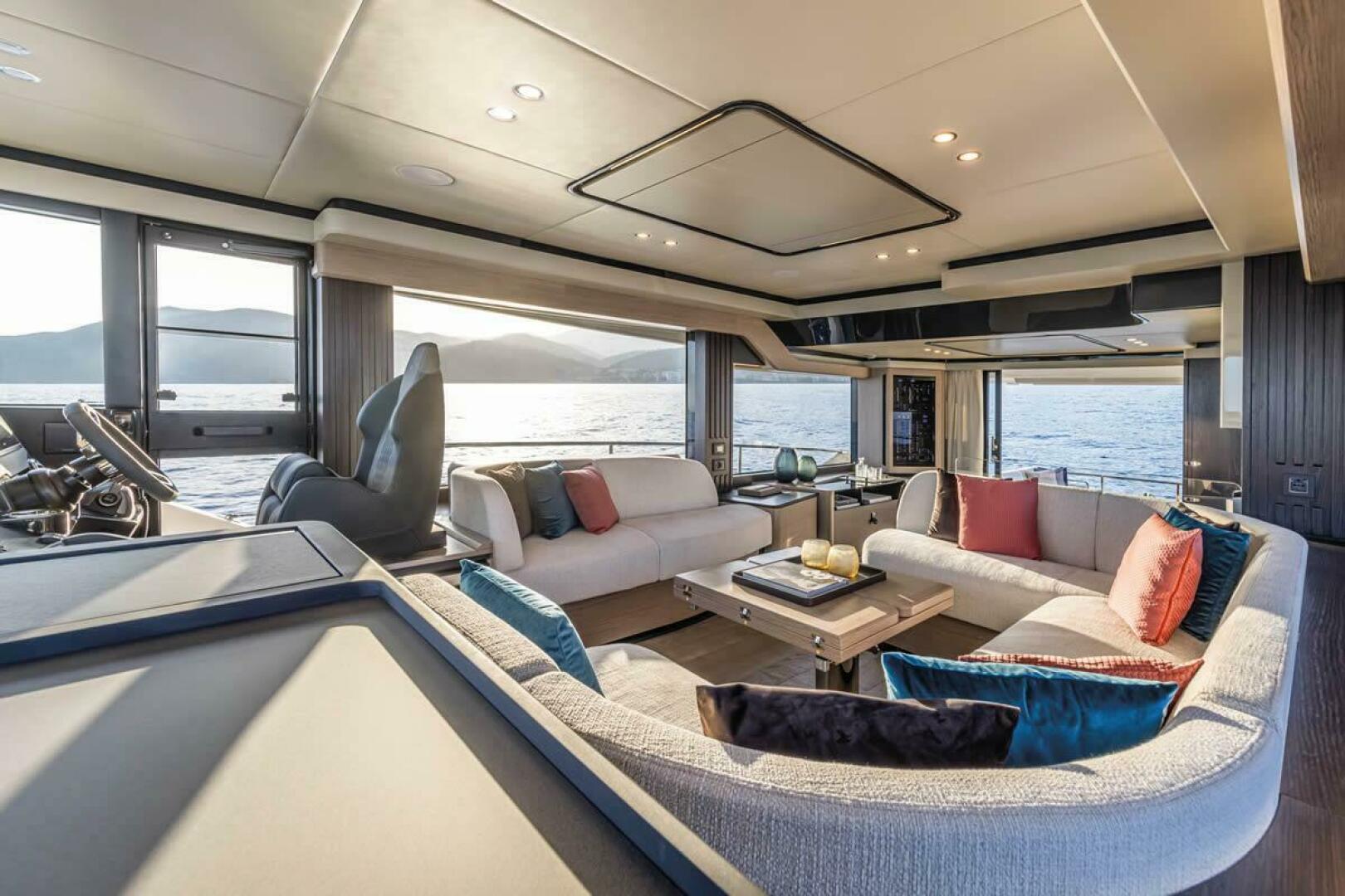 2010 Sea Ray 310 SUNDANCER - Image 4