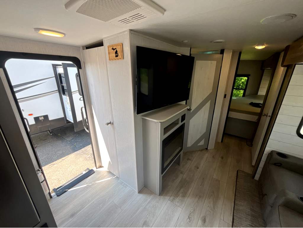 2022 Heartland North Trail Ultra-Lite NT 26FKDS - Image 10