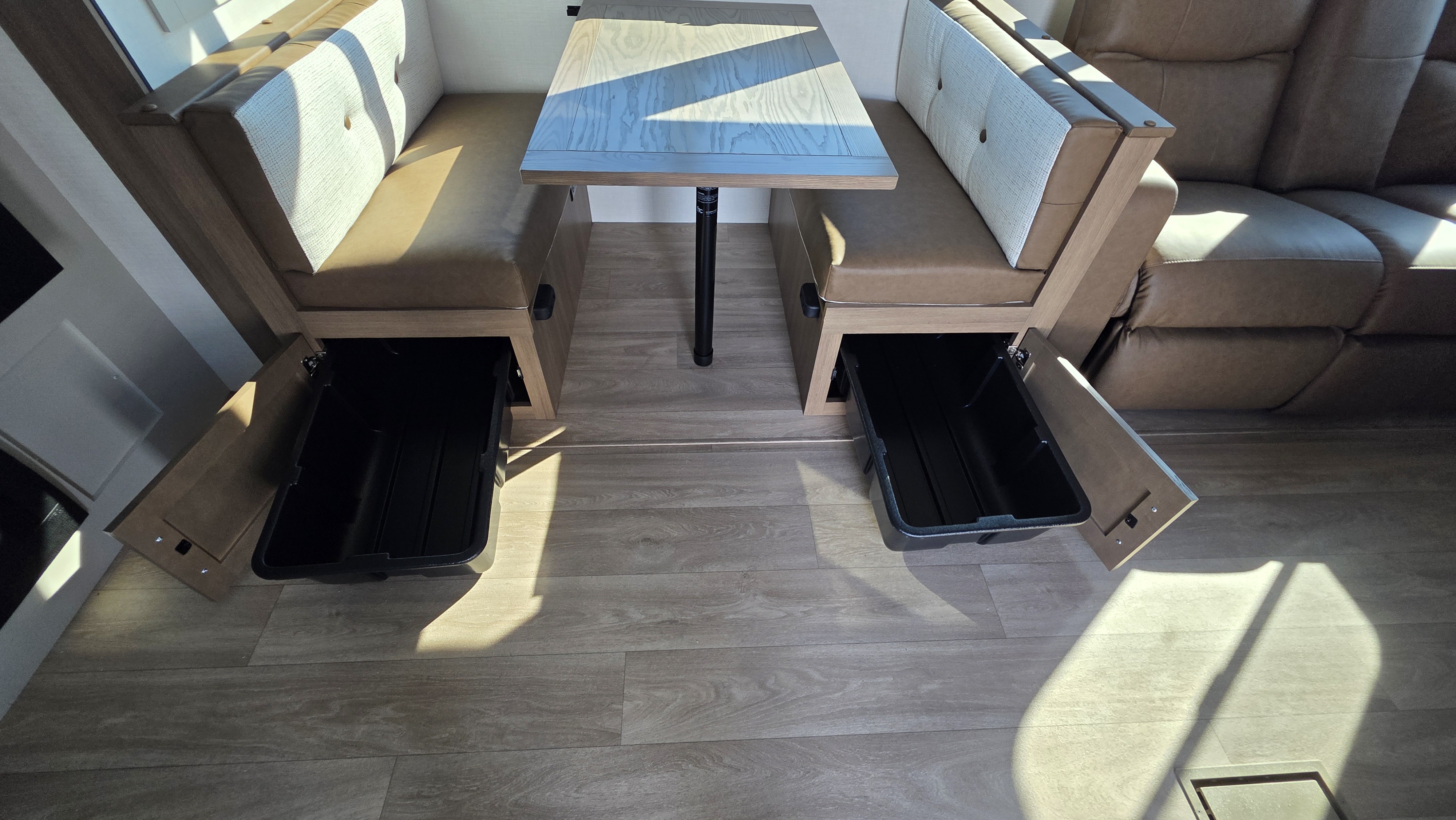 2027 VENTURE RV SPORTTREK 272VRK - Image 17