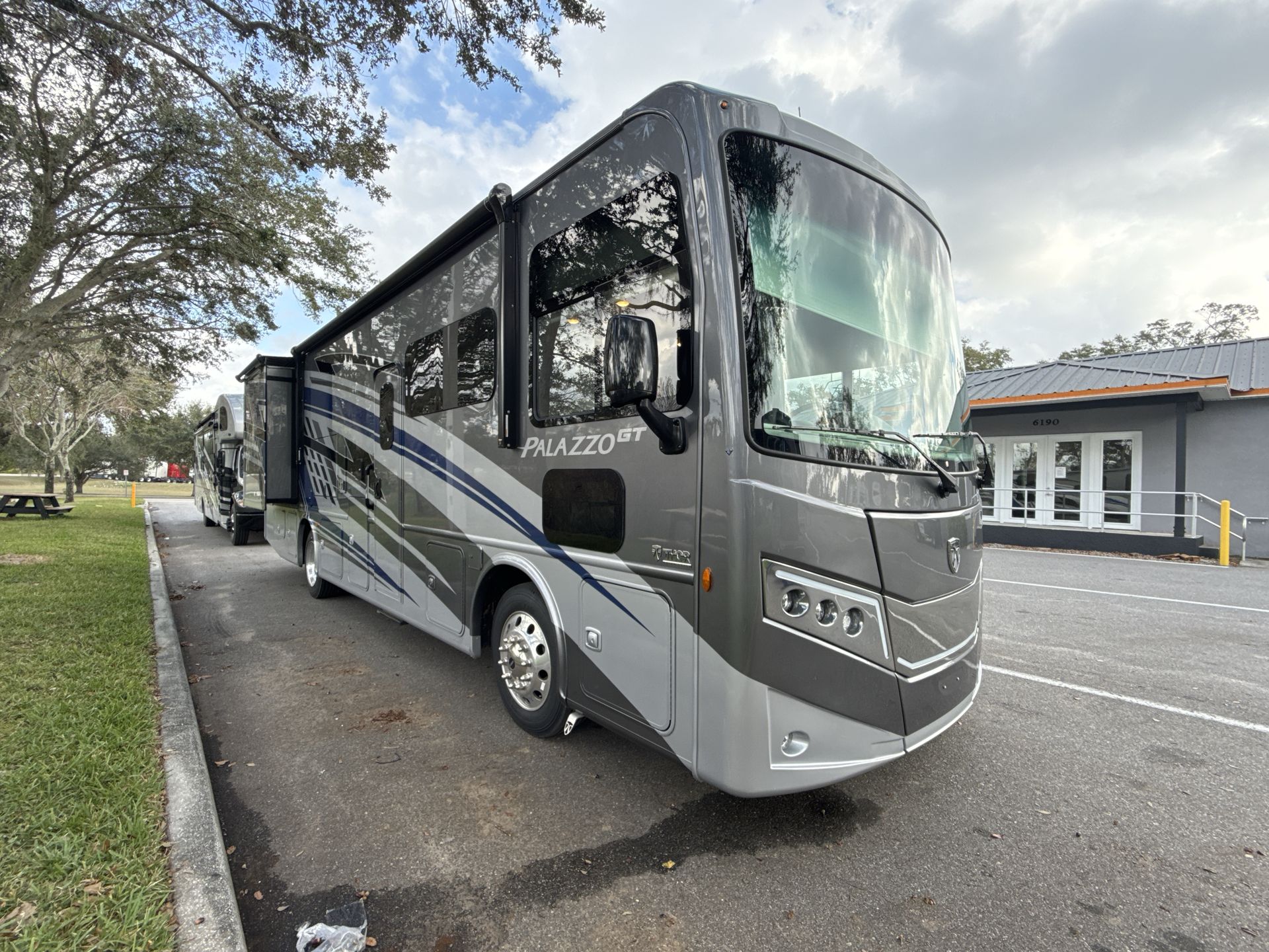 2025 Thor Motor Coach Palazzo GT