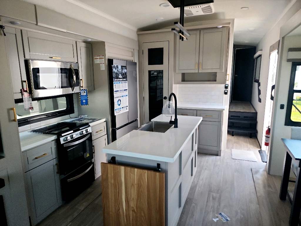 2027 JAYCO NORTH POINT 361RLBH - Image 9