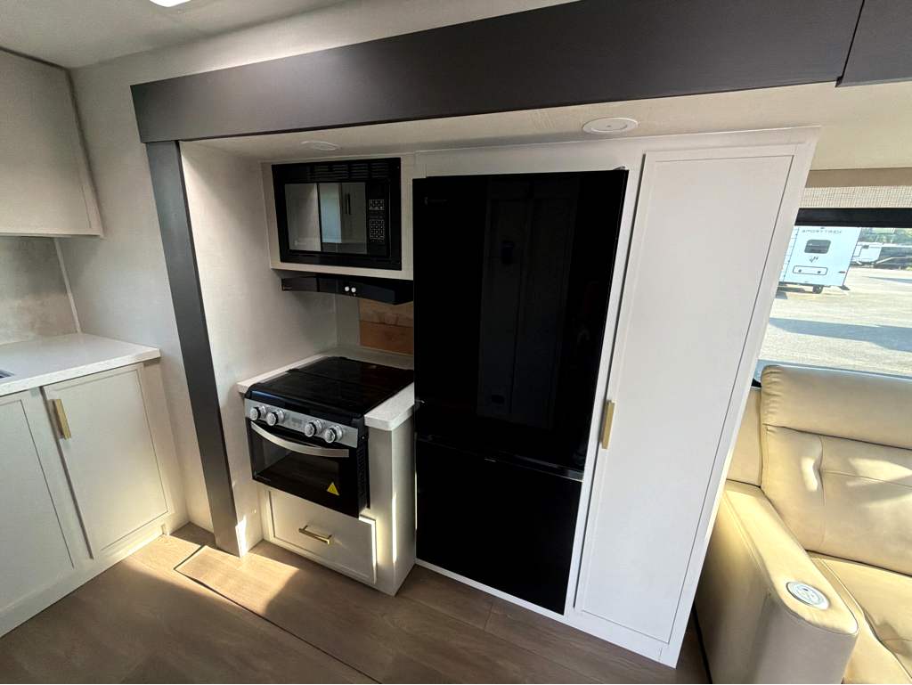 2027 VENTURE RV STRATUS 231VRK - Image 24