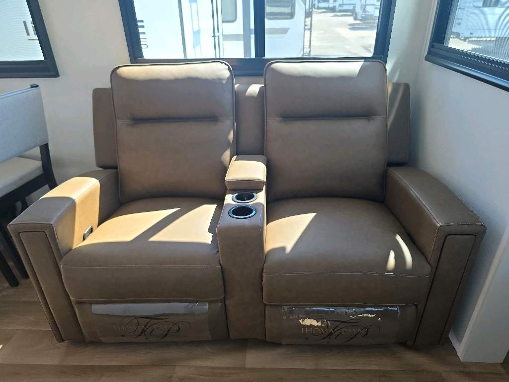 2027 GRAND DESIGN IMAGINE 2970RL - Image 9