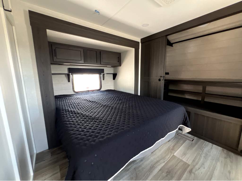 2026 VENTURE RV STRATUS 302VBH - Image 21