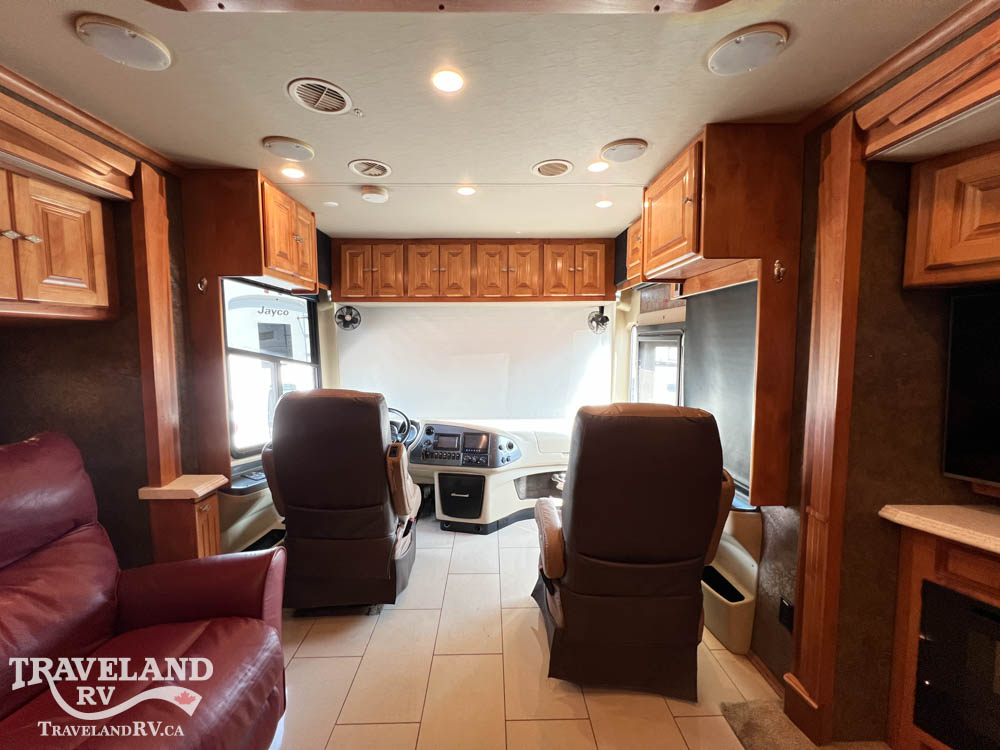 2015 Tiffin Phaeton 42 LH - Image 15