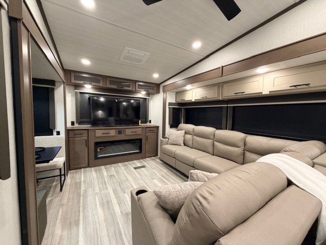2026 Keystone Cougar 320RDS - Image 17