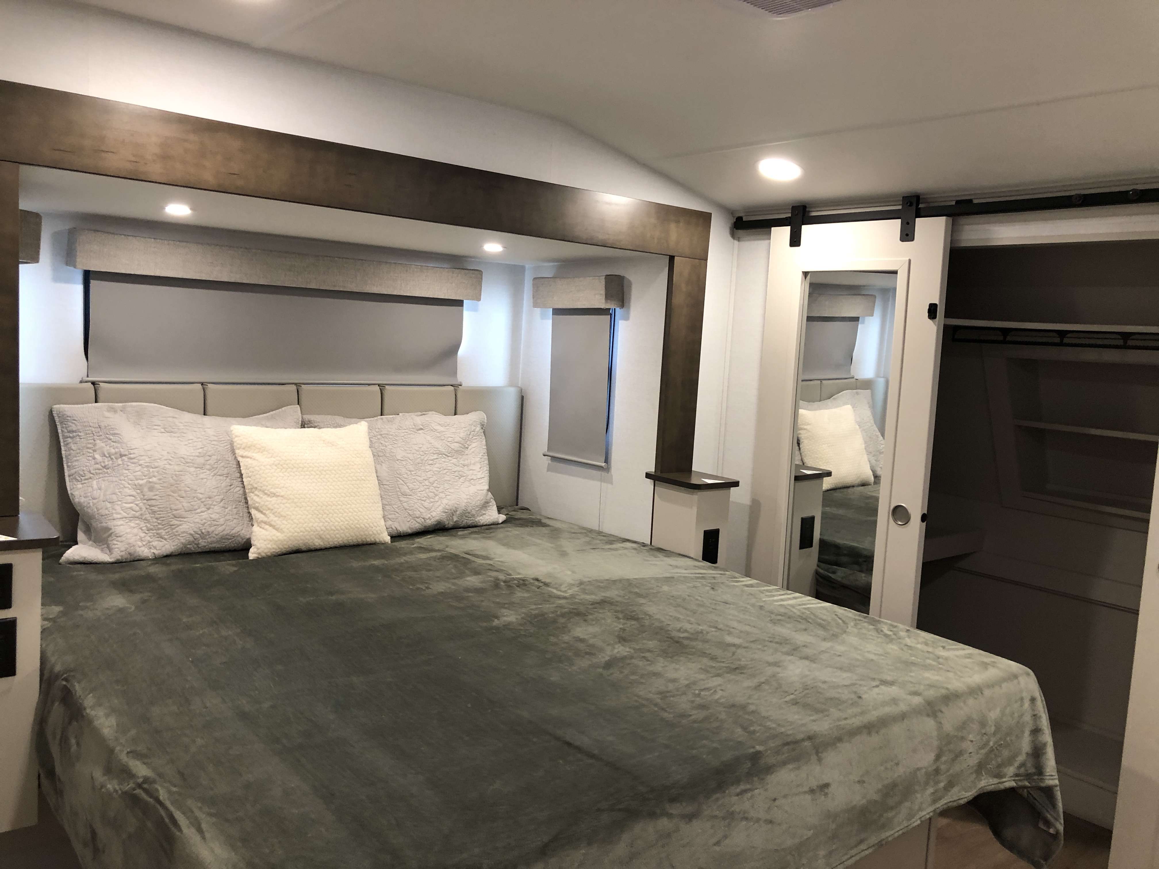 2027 Alliance Avenue All-Access 39MBR - Image 27