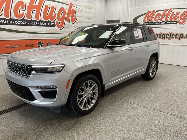 2025 Jeep Grand-Cherokee-L Laredo Altitude 4x4 - Image 1