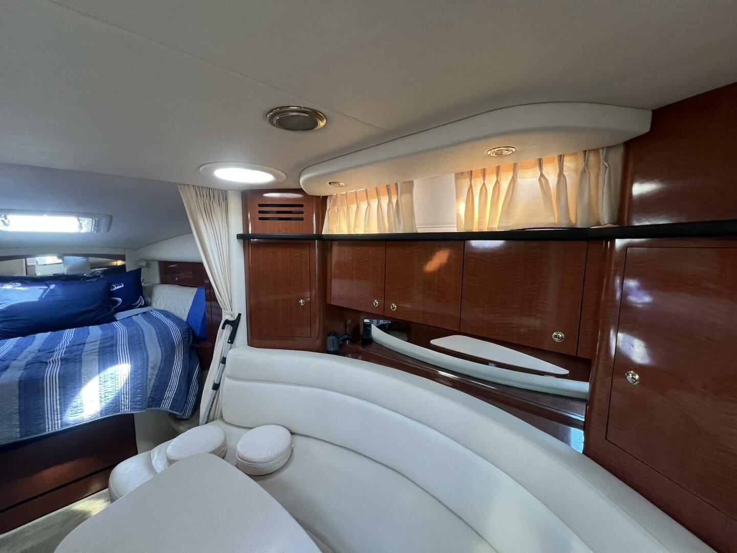2003 Sea Ray 320 Sundancer - Image 44
