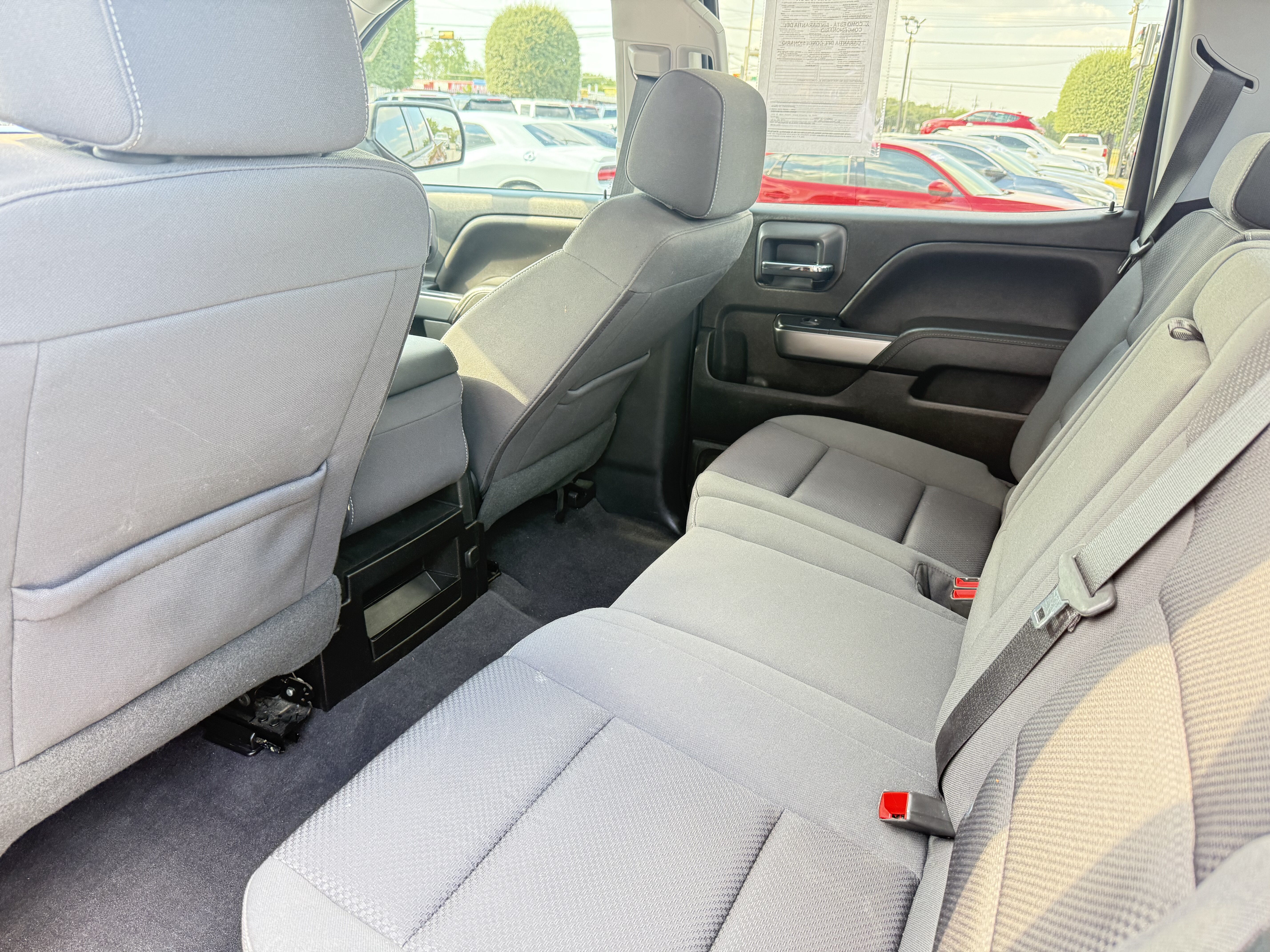2018 Chevrolet Silverado 1500 Crew Cab LT 4WD - Image 28