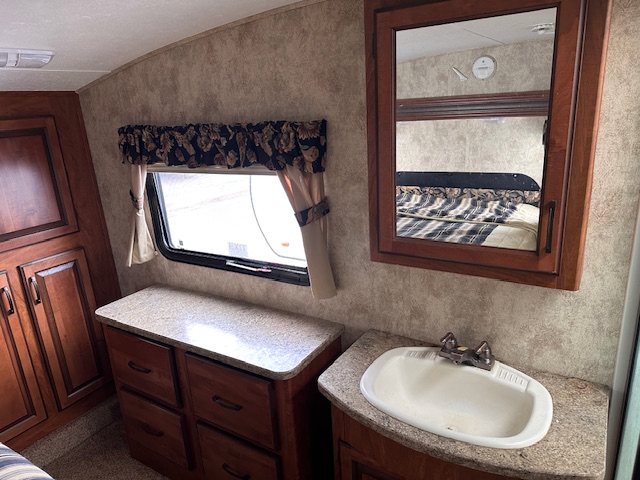2011 Keystone Laredo 266RL - Image 17