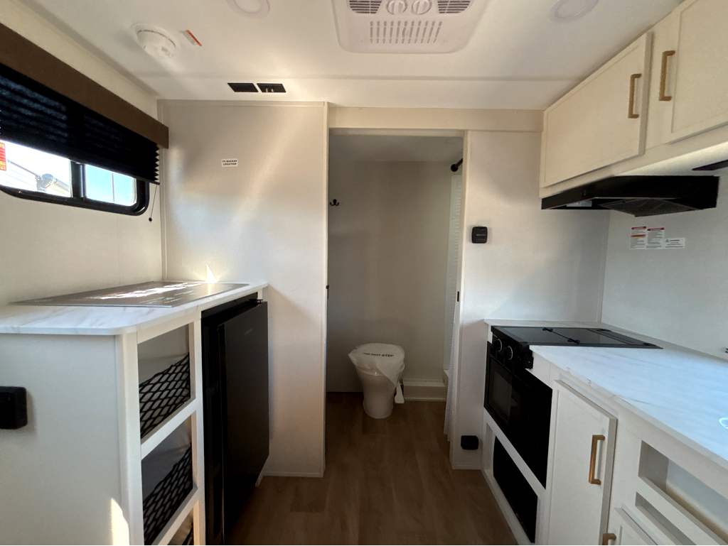 2026 GRAND DESIGN TRANSCEND 131DL - Image 7