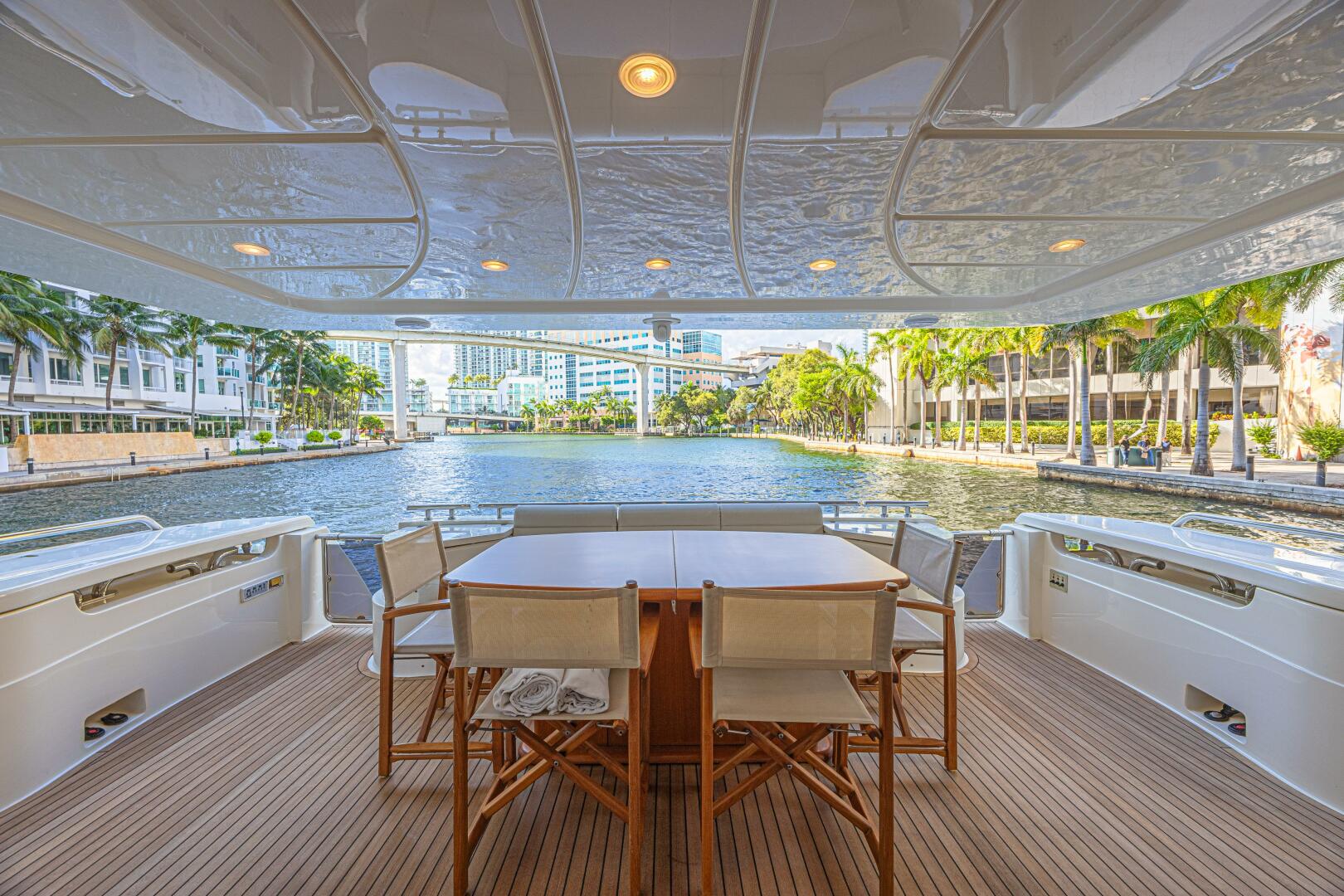 2011 Ferretti Yachts 830 - Image 21