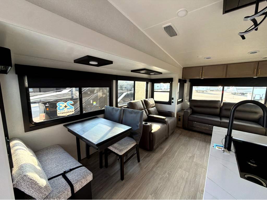 2027 JAYCO EAGLE 29RLC - Image 13