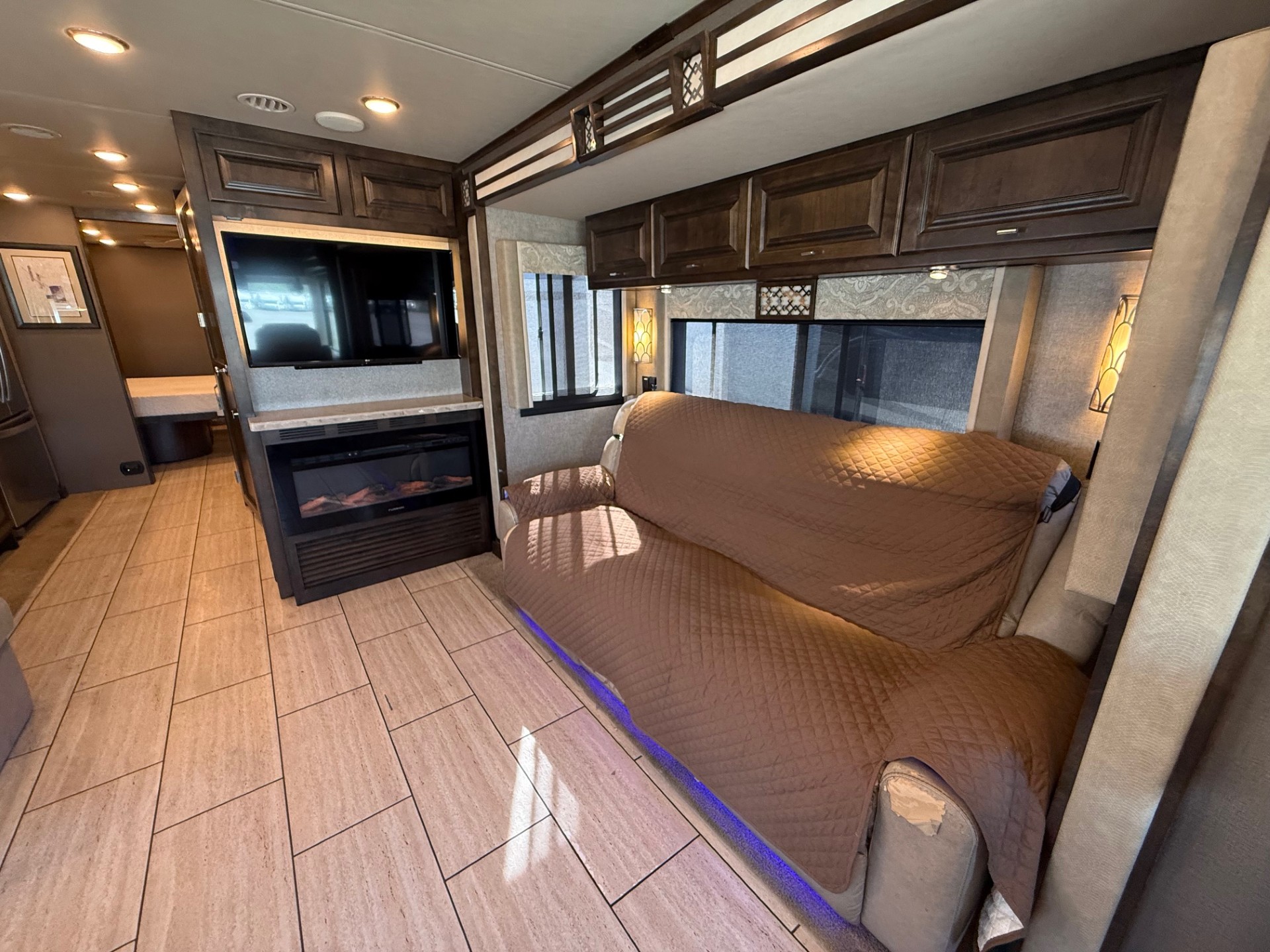 2019 TIFFIN ALLEGRO 34PA - Image 8