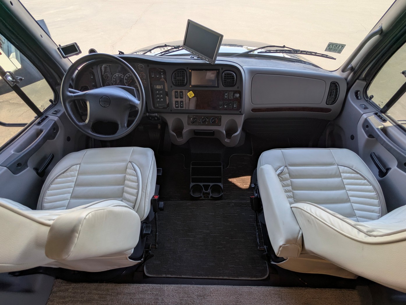 2022 Dynamax Corp DX3 34KD - Image 19