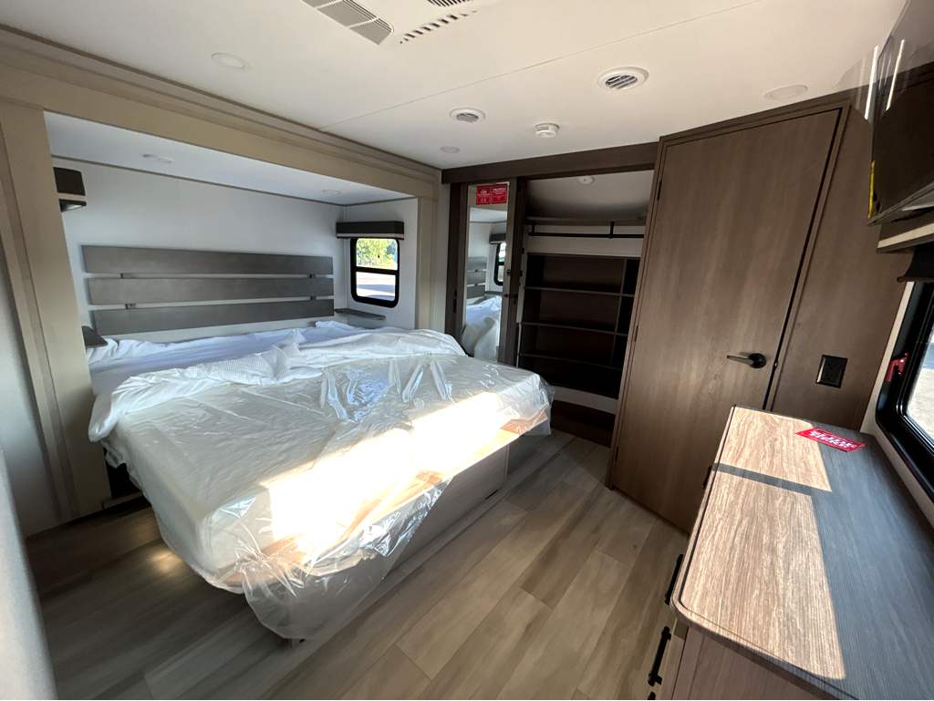 2026 GRAND DESIGN INFLUENCE 3704BH - Image 34