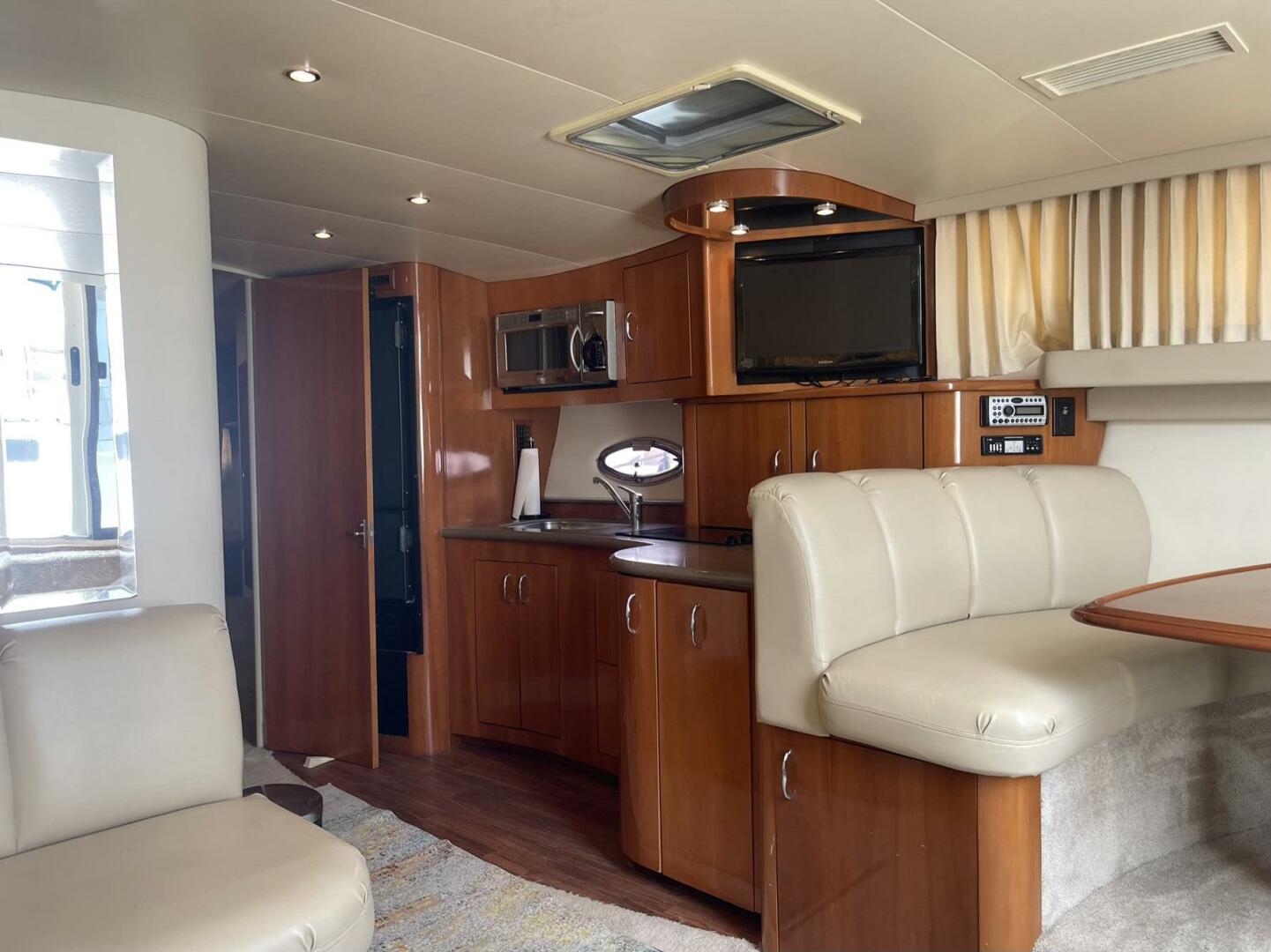 2006 Carver 36 Mariner - Image 22