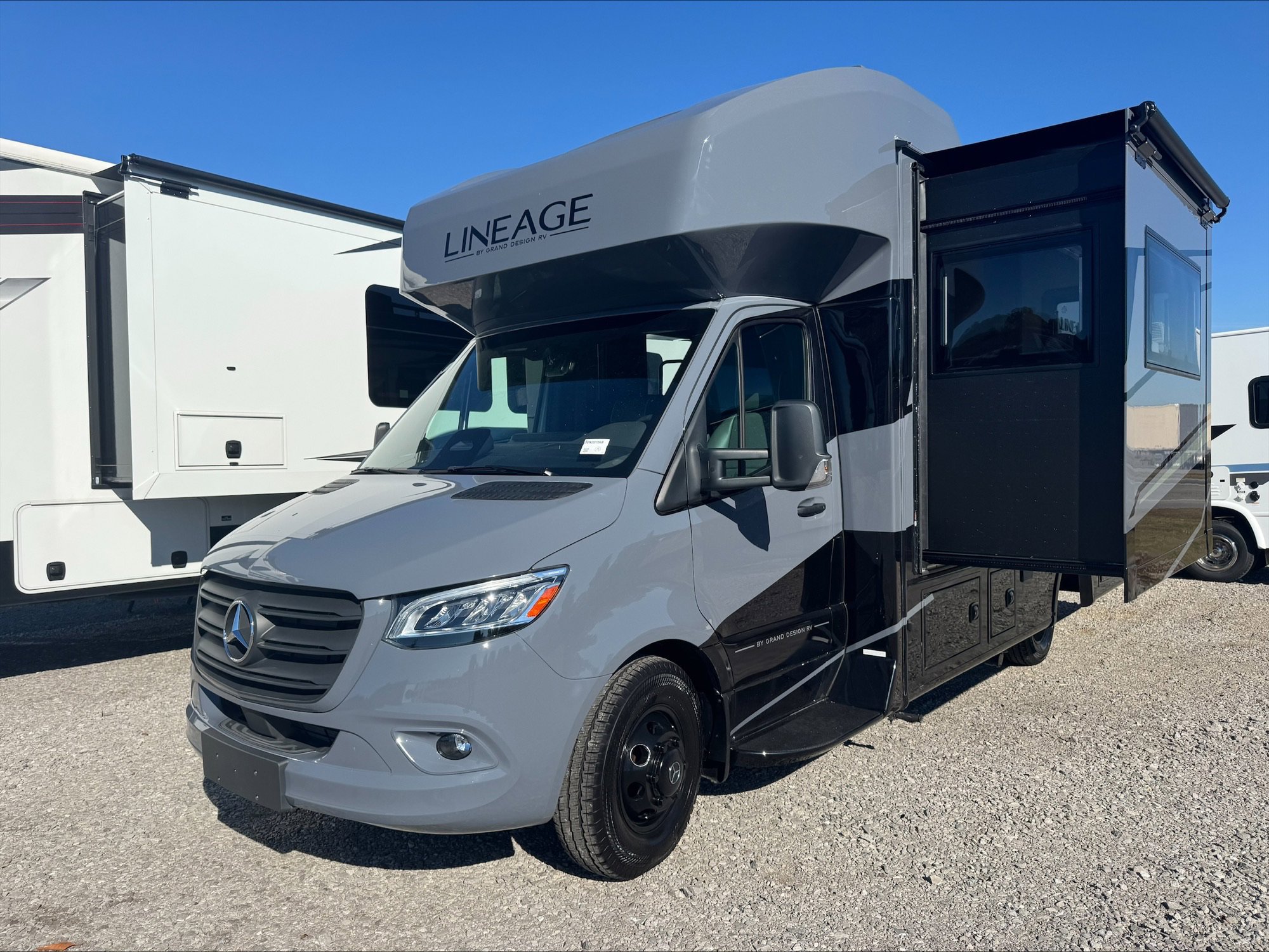 2026 Grand Design Lineage Series M 25TK - Image 3
