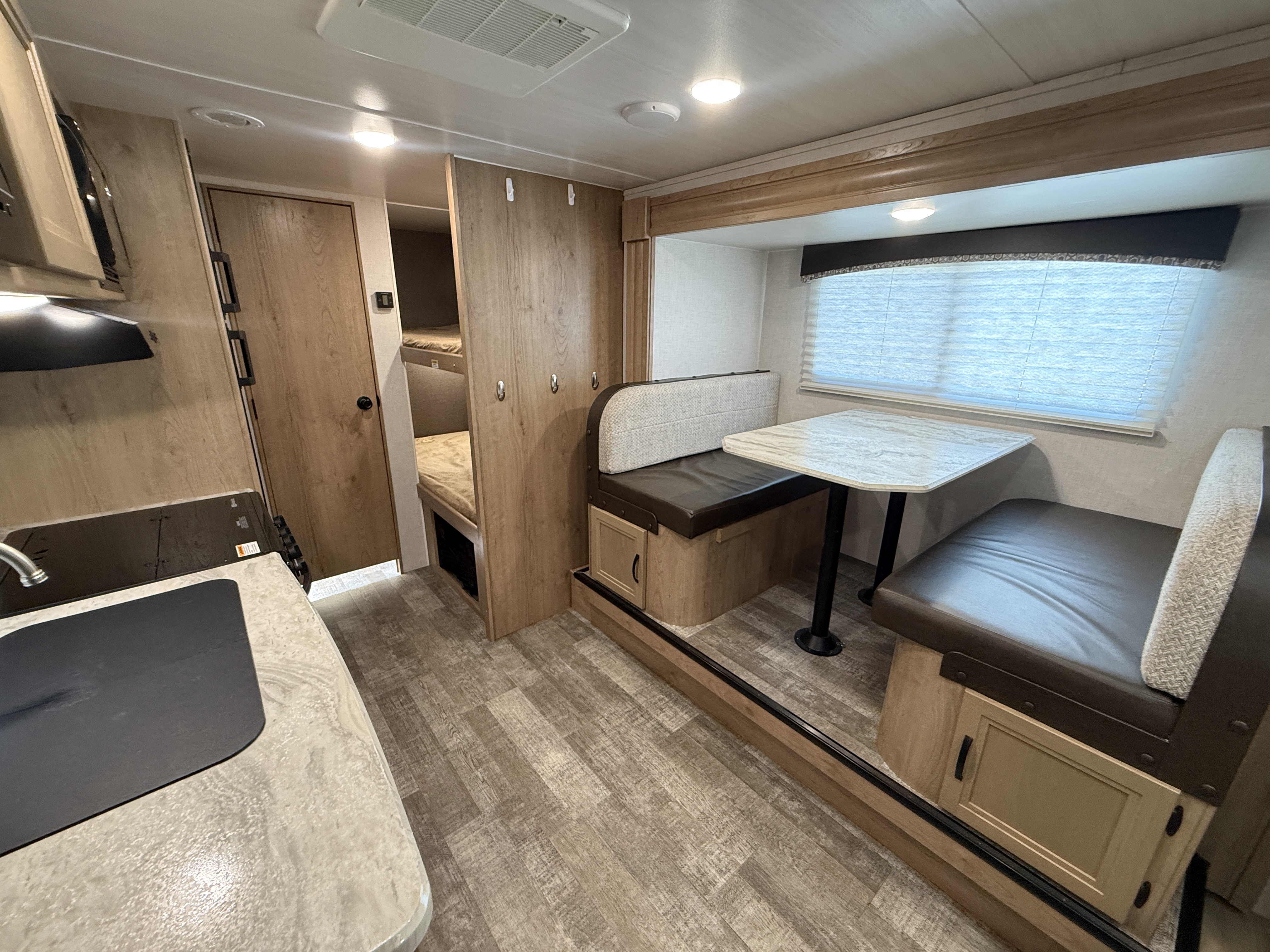 2021 Winnebago Micro Minnie 2100BH - Image 8