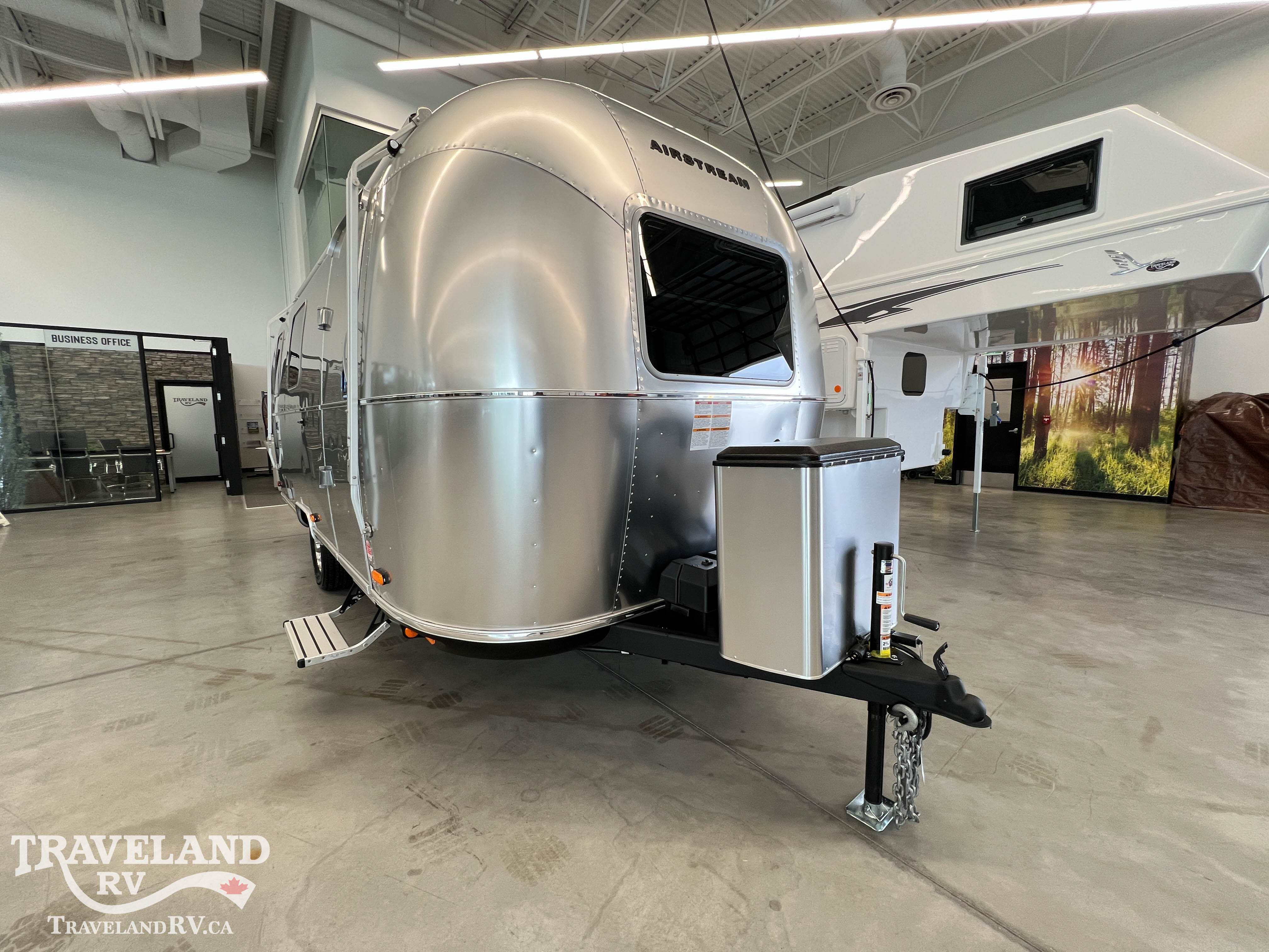 2026 AIRSTREAM 22RB WORLD TRAVELER - Image 1