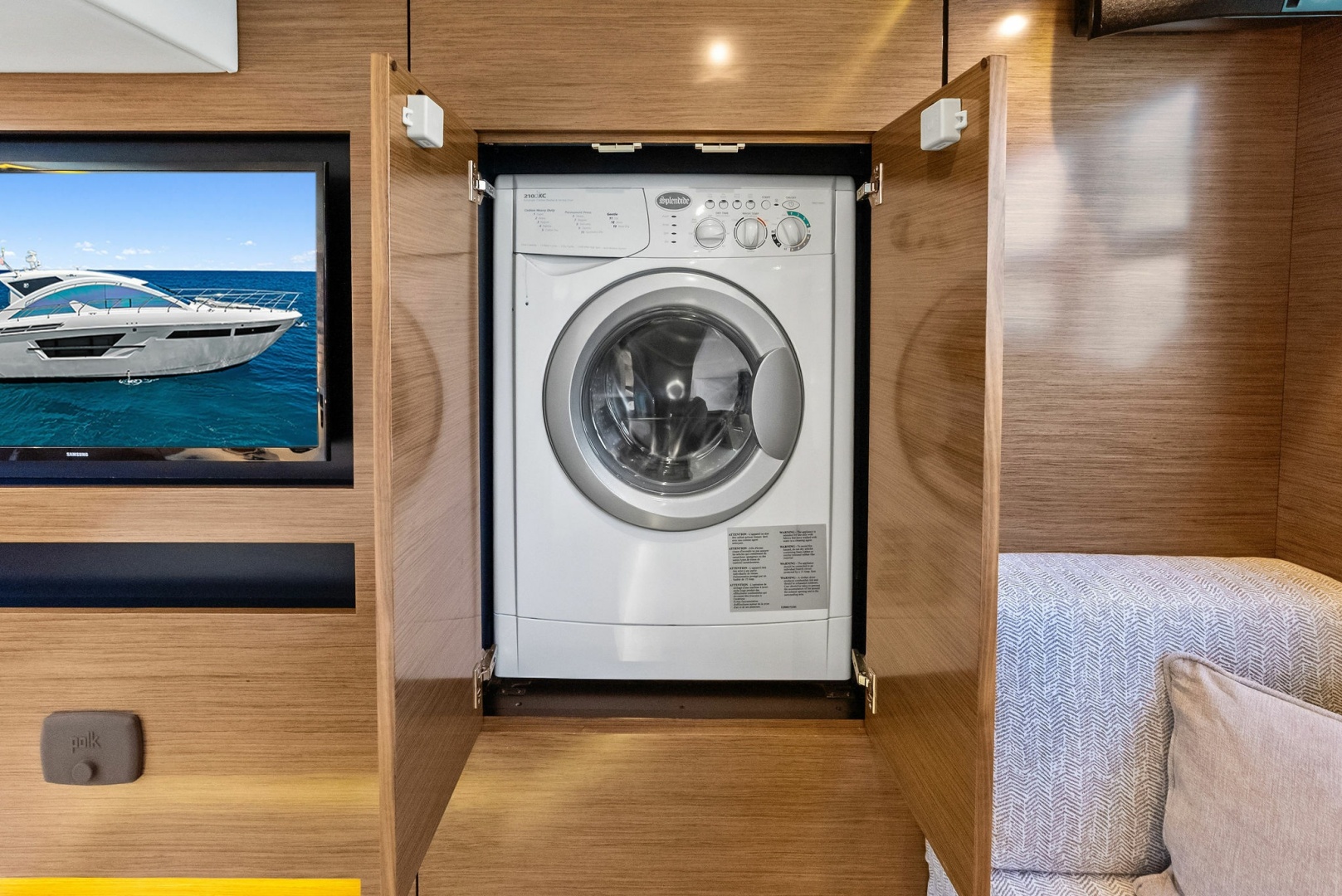 2019 Cruisers Yachts 54 Cantius - Image 46