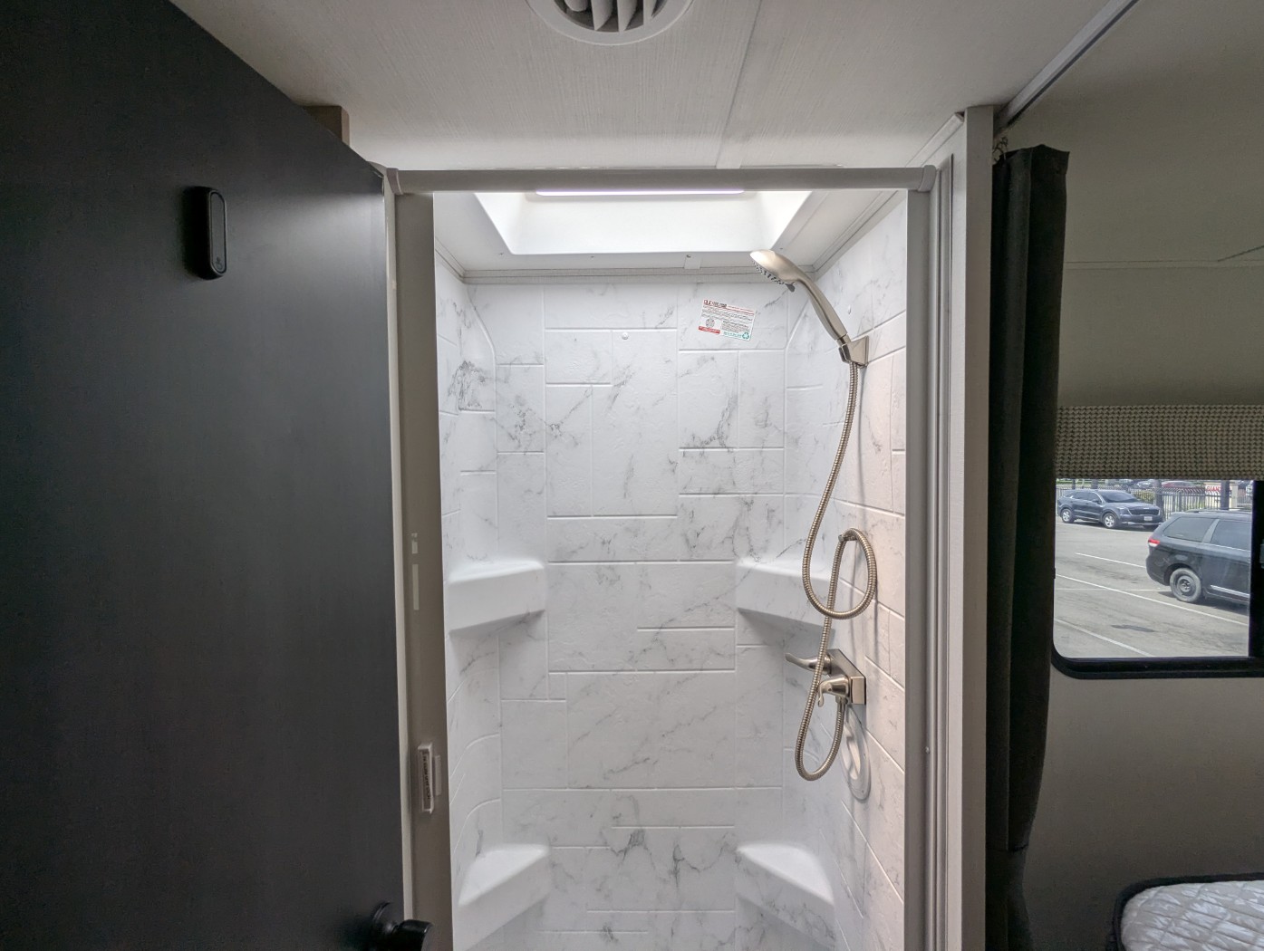 2026 FOREST RIVER SUNSEEKER 2750SLE - Image 27