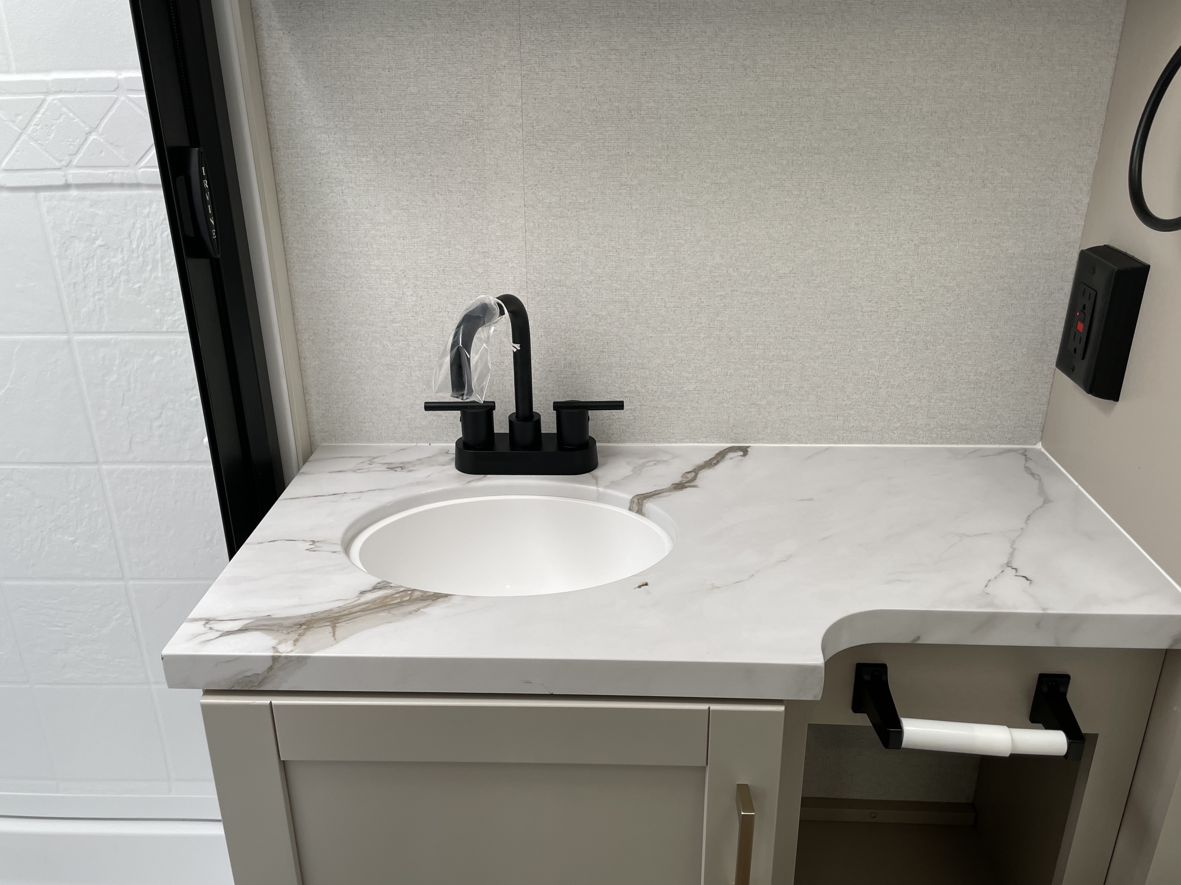 2027 Jayco Jay Feather Air 17FK - Image 16
