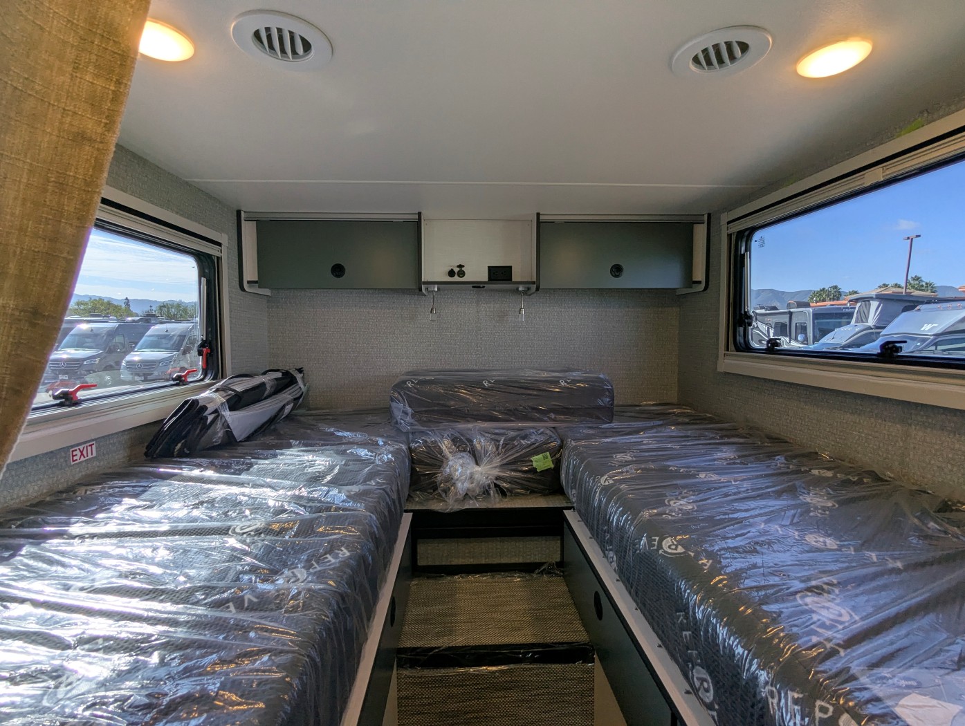 2026 Winnebago EKKO Sprinter 23B AWD - Image 19