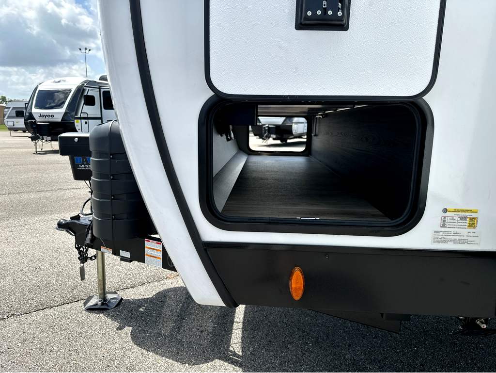 2027 VENTURE RV SPORTTREK 336VRK - Image 8