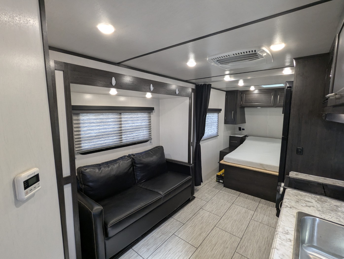 2024 Genesis Supreme Surfside Limited 19FSS - Image 9